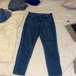 Blue high wasted mom jeans